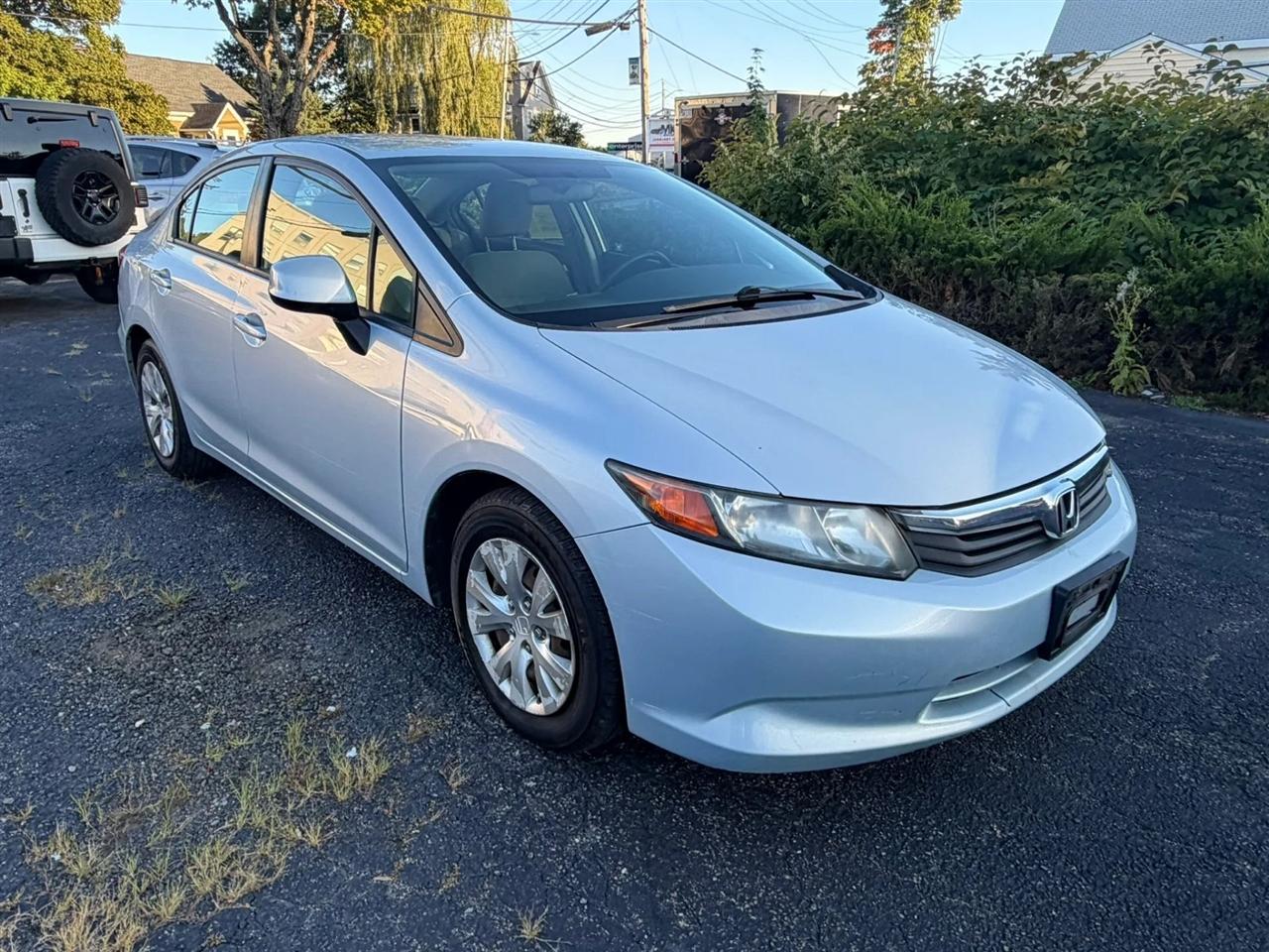 Honda Civic LX Sedan 5-Speed AT 2012