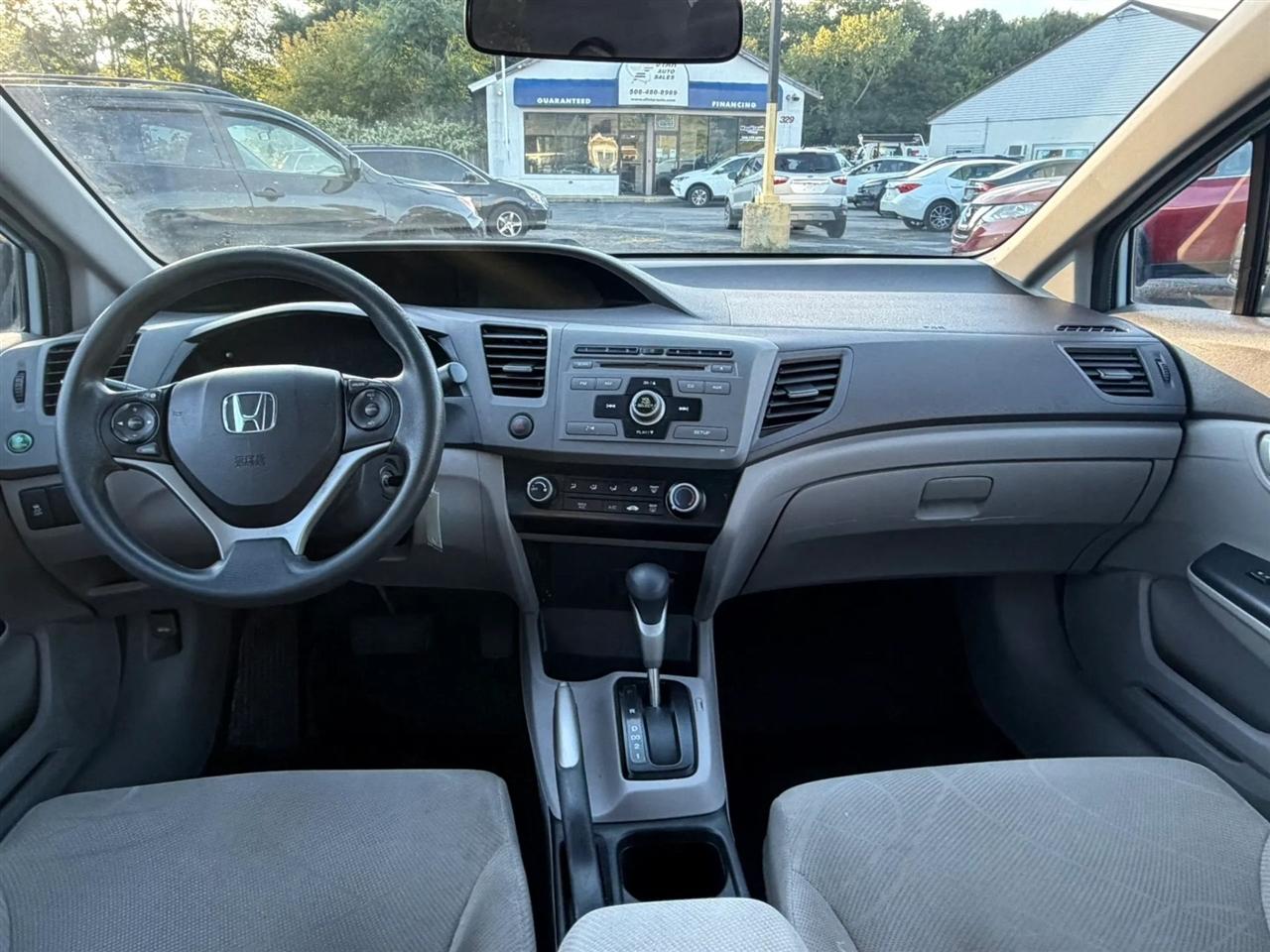 Honda Civic LX Sedan 5-Speed AT 2012