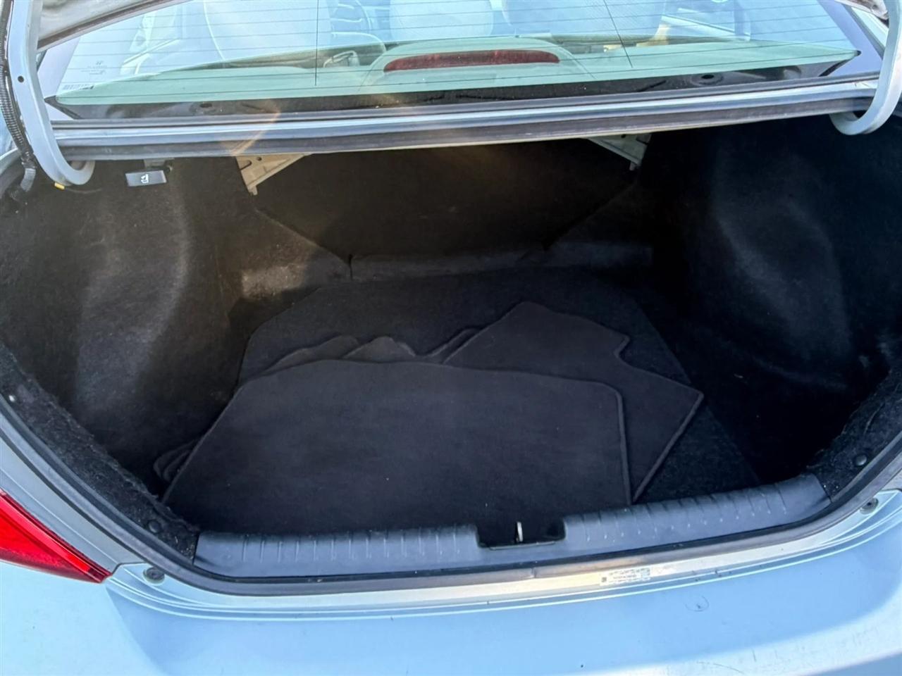Honda Civic LX Sedan 5-Speed AT 2012