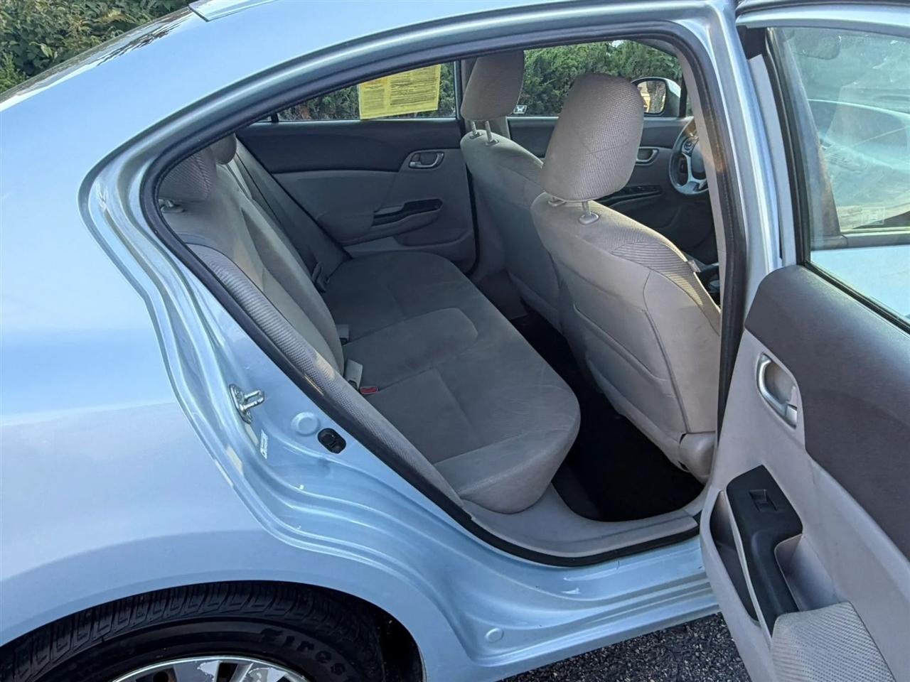 Honda Civic LX Sedan 5-Speed AT 2012