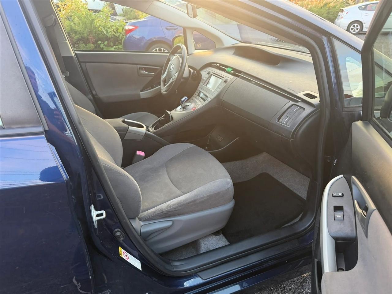 Toyota Prius Prius V 2013