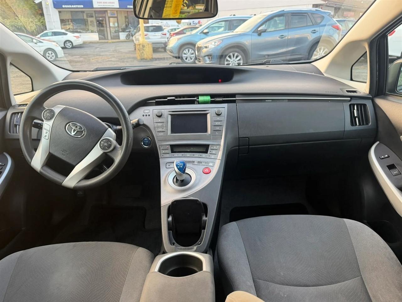 Toyota Prius Prius V 2013