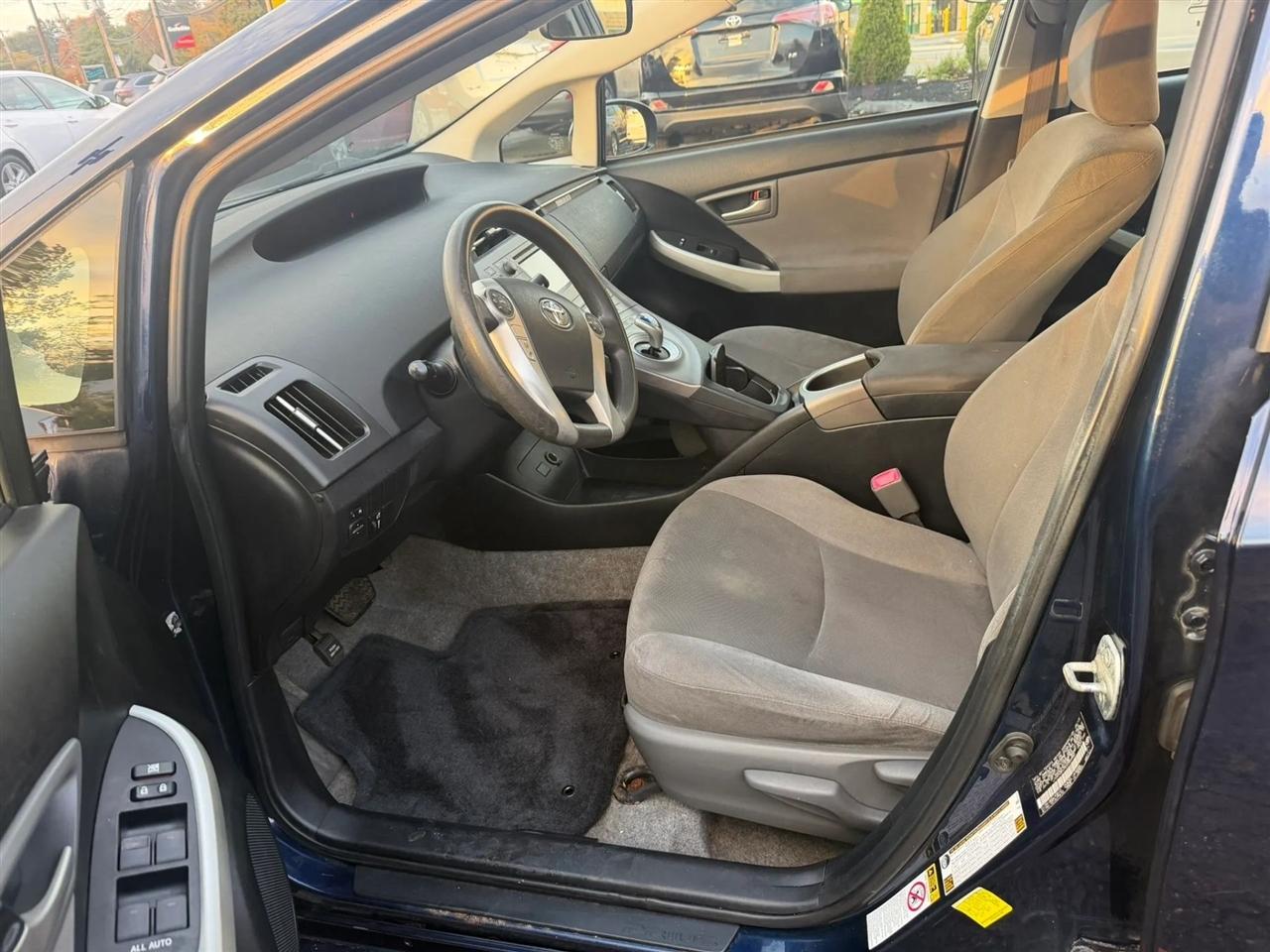 Toyota Prius Prius V 2013