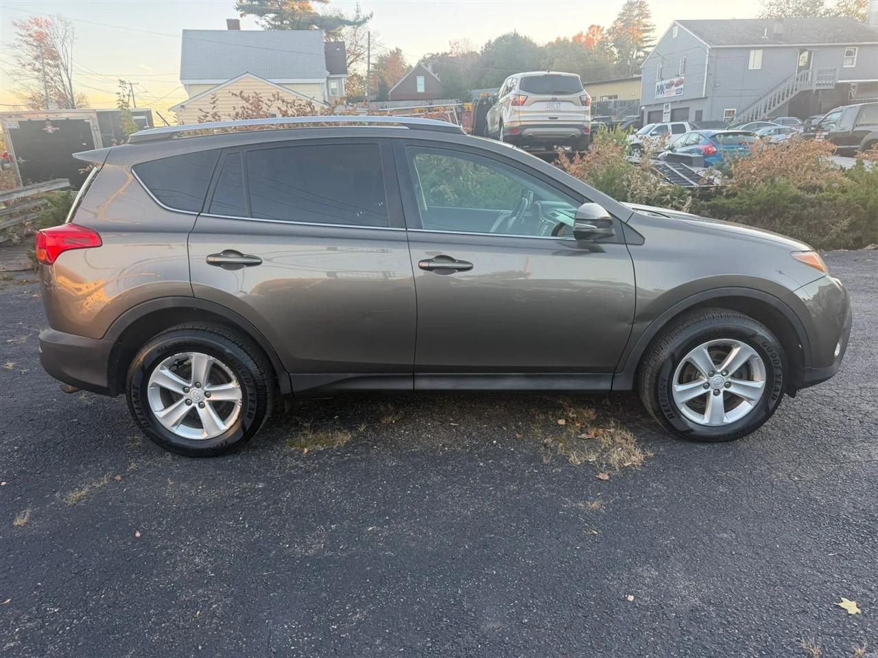 Toyota RAV4 XLE AWD 2014