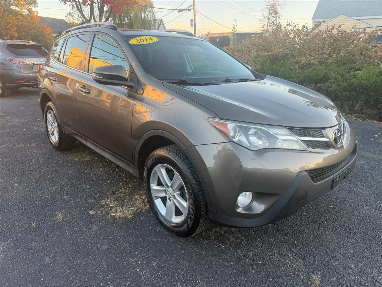 Toyota RAV4 XLE AWD 2014