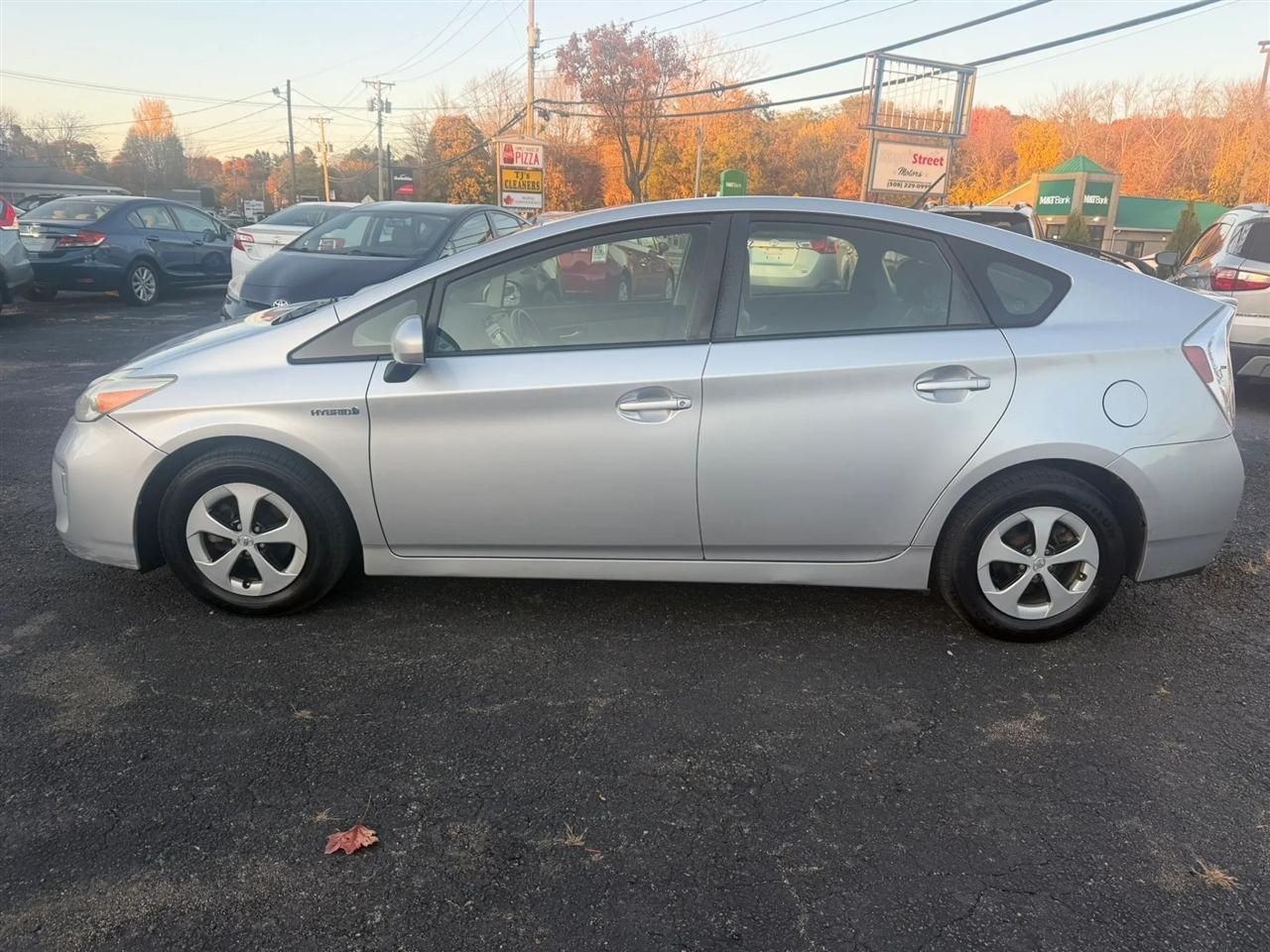 Toyota Prius Prius V 2012