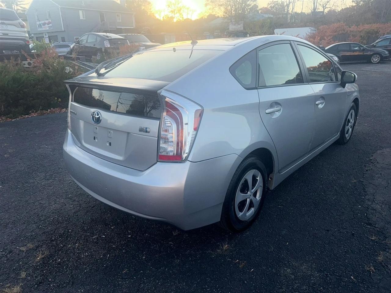 Toyota Prius Prius V 2012