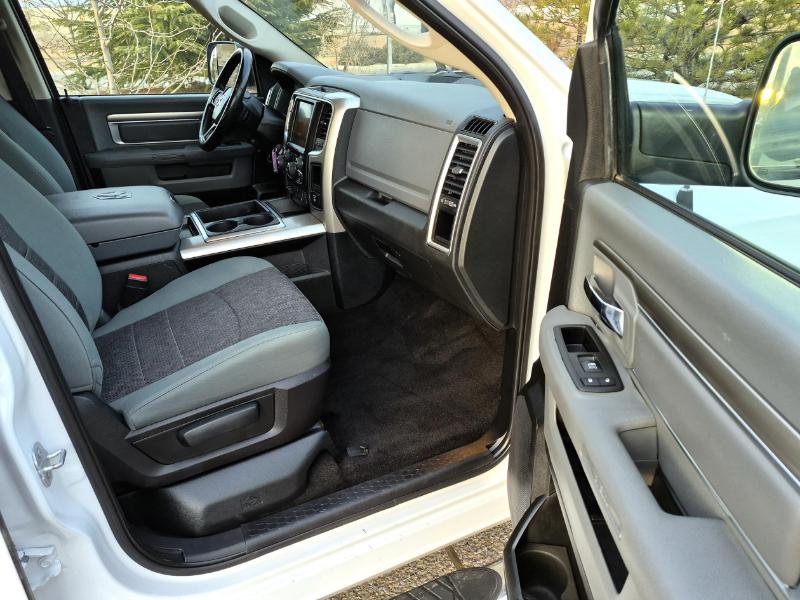 RAM 1500 Big Horn Crew Cab 4WD 2015