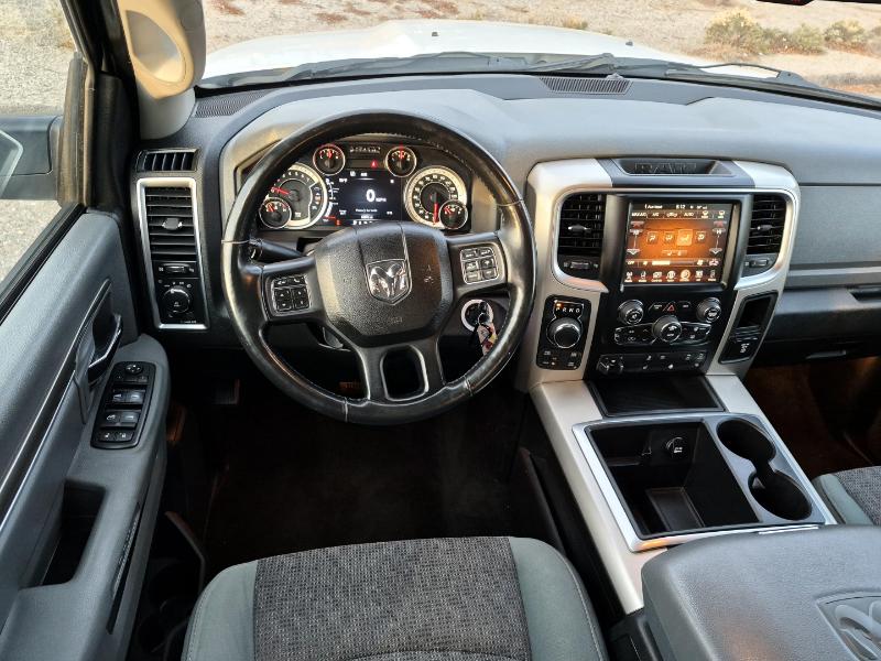 RAM 1500 Big Horn Crew Cab 4WD 2015