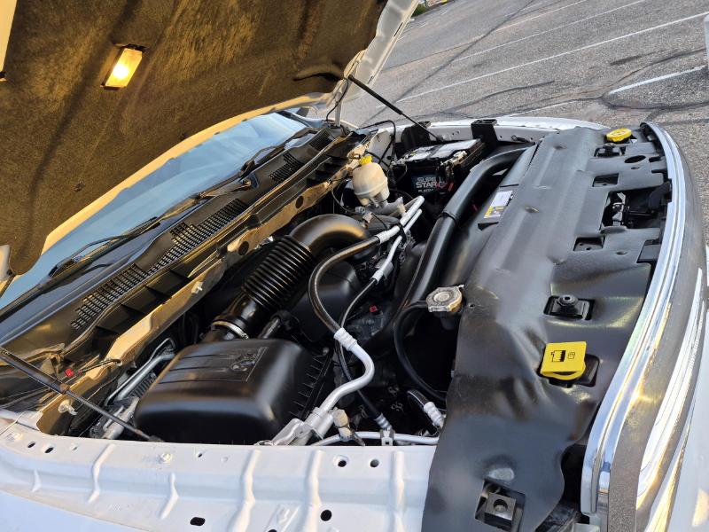 RAM 1500 Big Horn Crew Cab 4WD 2015