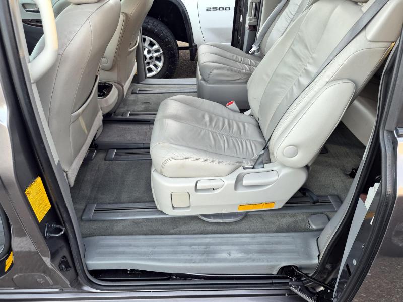 Toyota Sienna XLE AWD 7-Passenger V6 2012