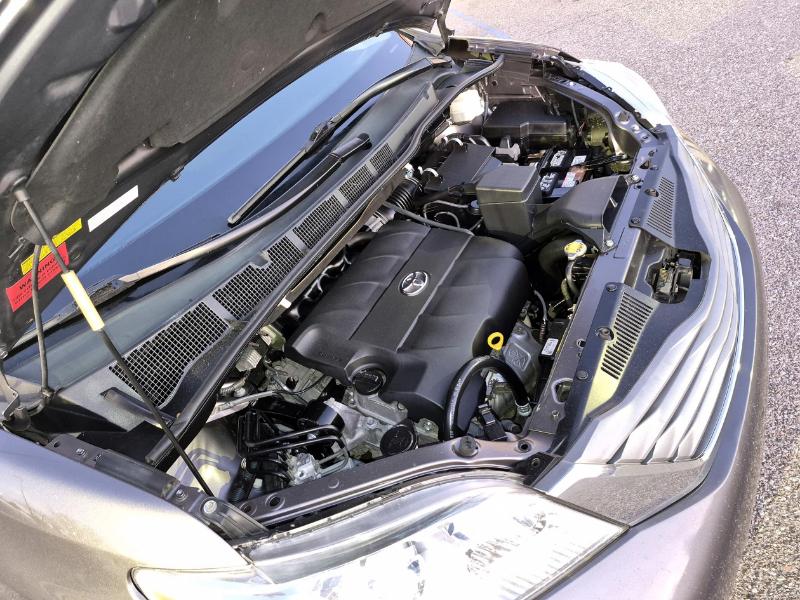 Toyota Sienna XLE AWD 7-Passenger V6 2012