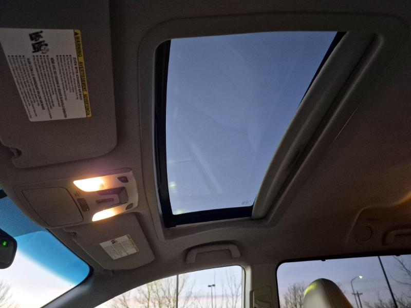 Toyota Sienna XLE AWD 7-Passenger V6 2012