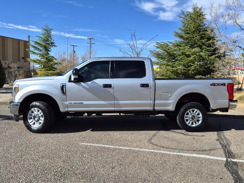 Ford F-250 SD XLT Crew Cab 4WD 2019