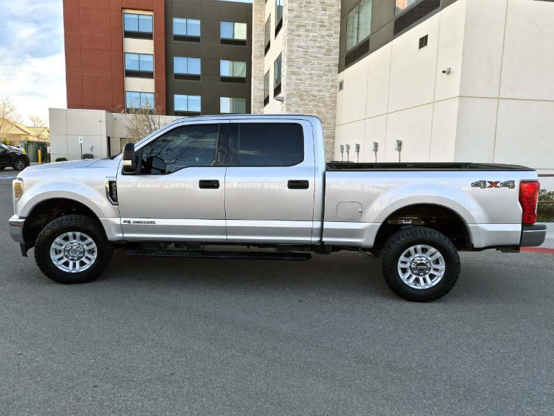 Ford F-250 SD XLT Crew Cab 4WD 2019