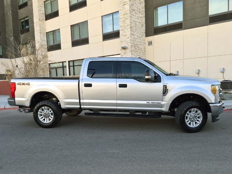 Ford F-250 SD XLT Crew Cab 4WD 2019