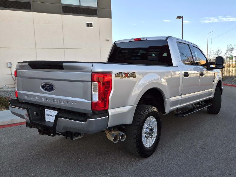 Ford F-250 SD XLT Crew Cab 4WD 2019