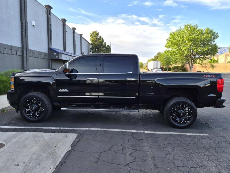 Chevrolet Silverado 2500HD 4WD Crew Cab 153.7" High Country 2018