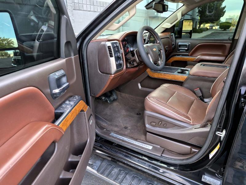 Chevrolet Silverado 2500HD 4WD Crew Cab 153.7" High Country 2018