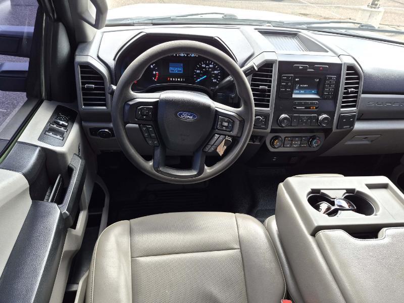 Ford F-250 SD XL Crew Cab Short Bed 4WD 2019