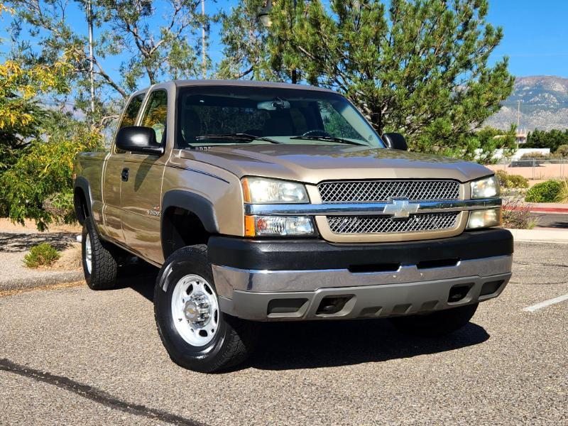 Chevrolet Silverado 2500HD LS Ext. Cab 4WD 2004