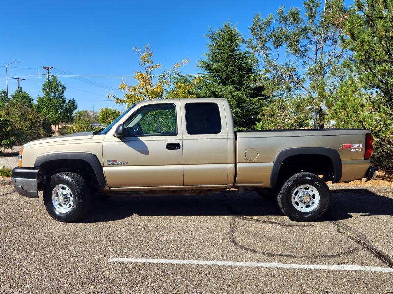 Chevrolet Silverado 2500HD LS Ext. Cab 4WD 2004