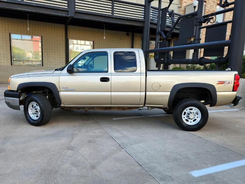 Chevrolet Silverado 2500HD LS Ext. Cab 4WD 2004