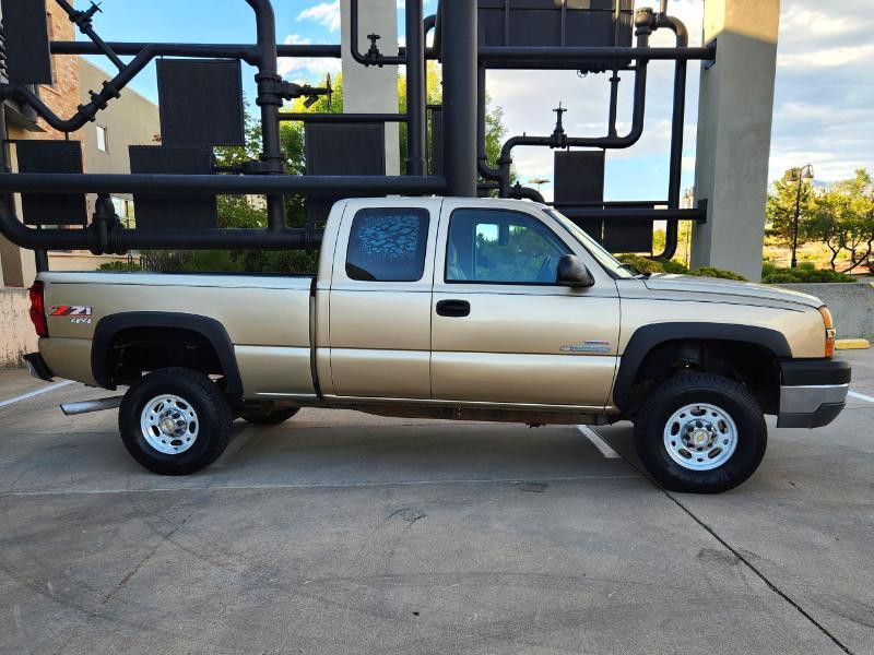 Chevrolet Silverado 2500HD LS Ext. Cab 4WD 2004