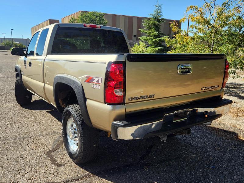Chevrolet Silverado 2500HD LS Ext. Cab 4WD 2004