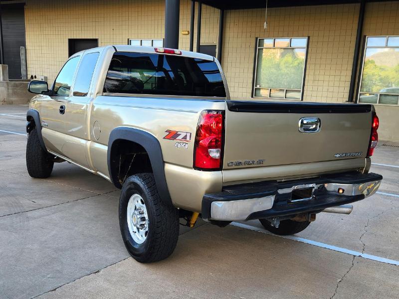 Chevrolet Silverado 2500HD LS Ext. Cab 4WD 2004