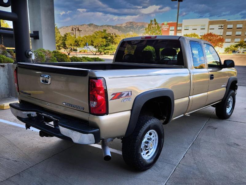 Chevrolet Silverado 2500HD LS Ext. Cab 4WD 2004