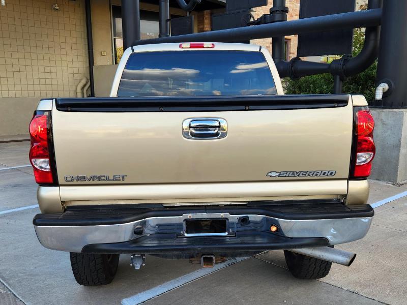 Chevrolet Silverado 2500HD LS Ext. Cab 4WD 2004