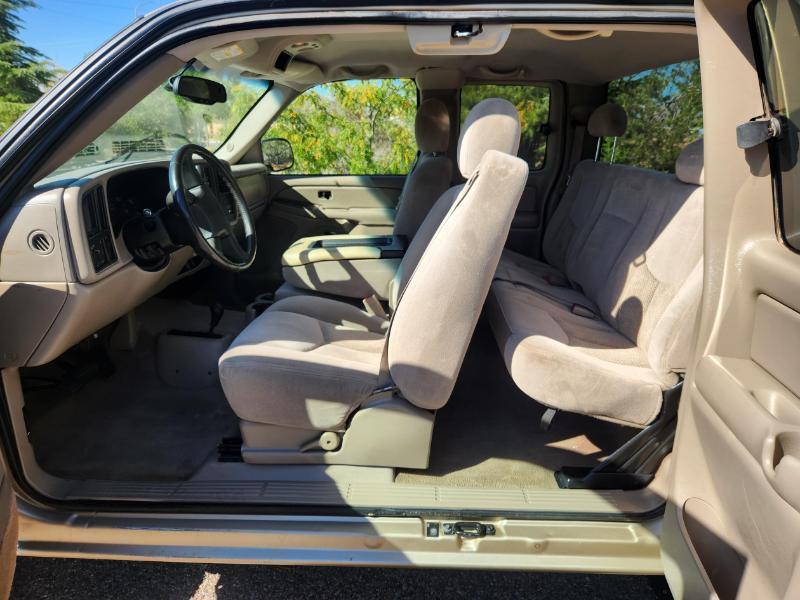 Chevrolet Silverado 2500HD LS Ext. Cab 4WD 2004