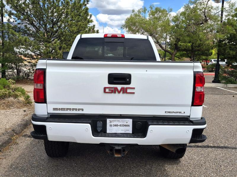 GMC Sierra 2500HD Denali Crew Cab 4WD 2015