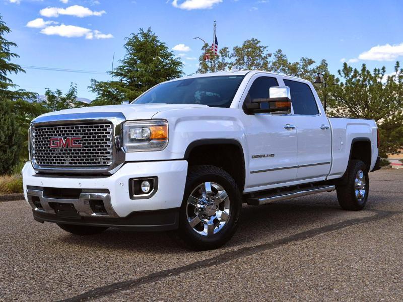 GMC Sierra 2500HD Denali Crew Cab 4WD 2015