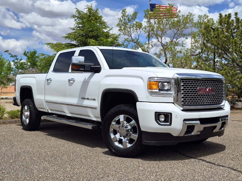GMC Sierra 2500HD Denali Crew Cab 4WD 2015