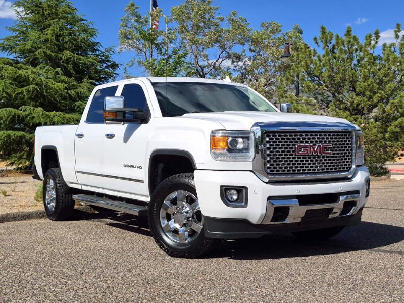 GMC Sierra 2500HD Denali Crew Cab 4WD 2015