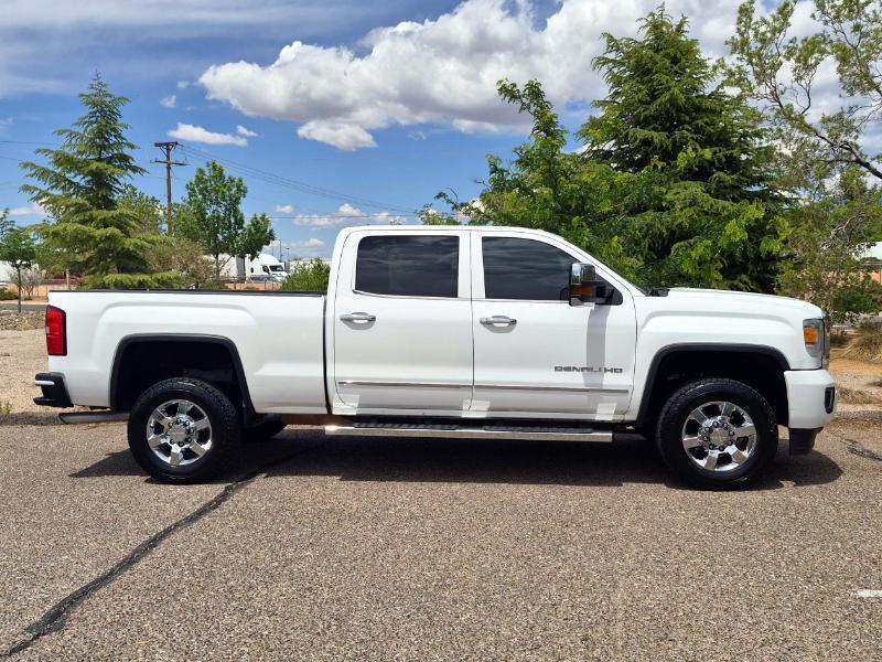 GMC Sierra 2500HD Denali Crew Cab 4WD 2015
