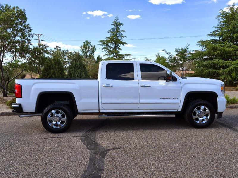 GMC Sierra 2500HD Denali Crew Cab 4WD 2015