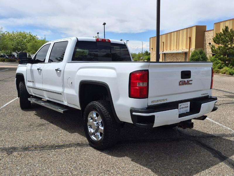GMC Sierra 2500HD Denali Crew Cab 4WD 2015