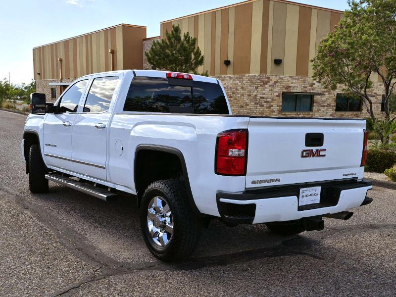 GMC Sierra 2500HD Denali Crew Cab 4WD 2015