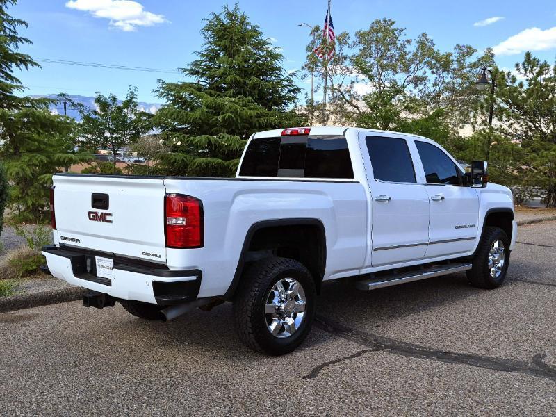 GMC Sierra 2500HD Denali Crew Cab 4WD 2015