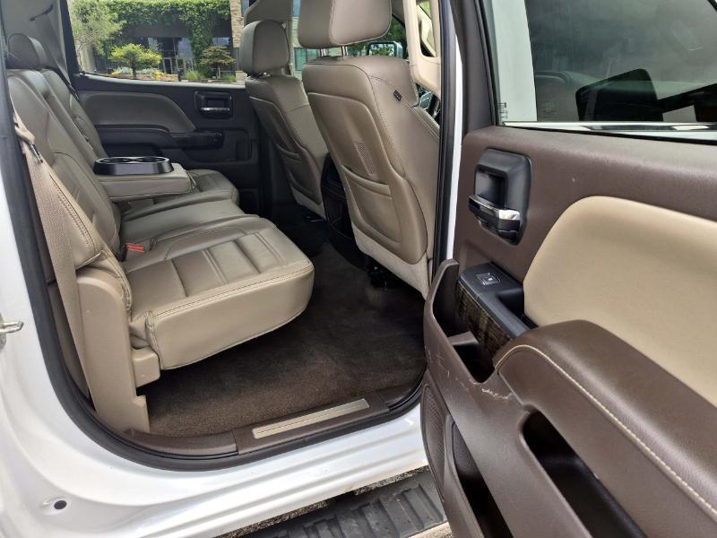 GMC Sierra 2500HD Denali Crew Cab 4WD 2015