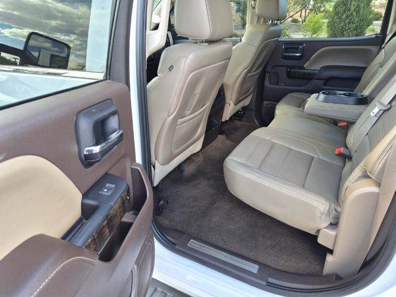 GMC Sierra 2500HD Denali Crew Cab 4WD 2015