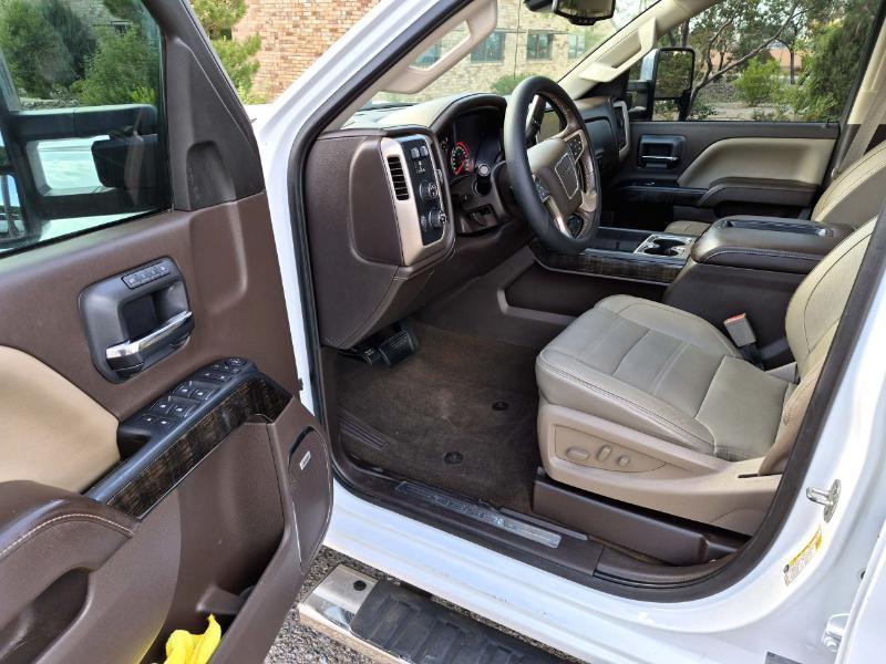 GMC Sierra 2500HD Denali Crew Cab 4WD 2015