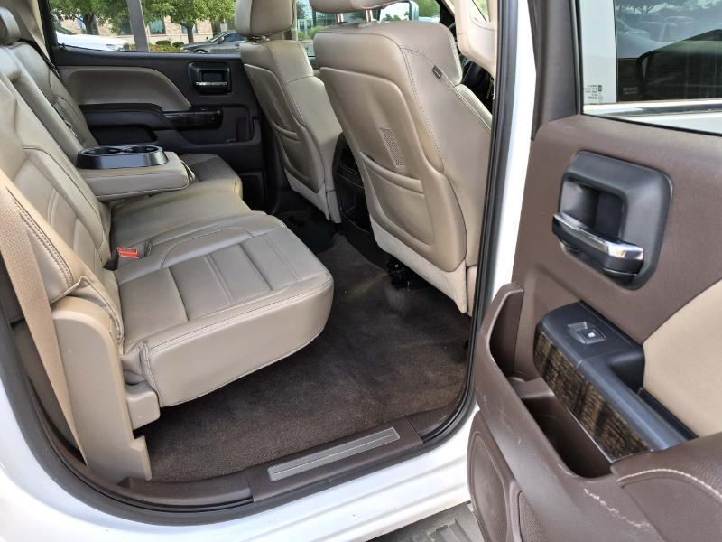 GMC Sierra 2500HD Denali Crew Cab 4WD 2015