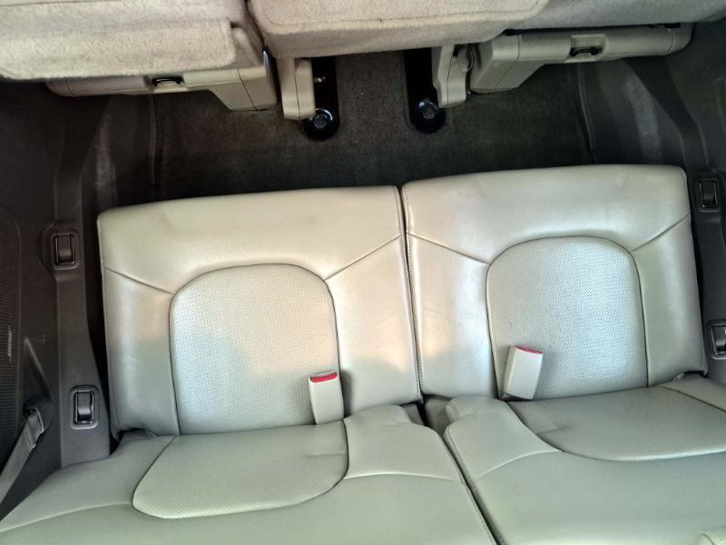Nissan Pathfinder LE 4WD 2011