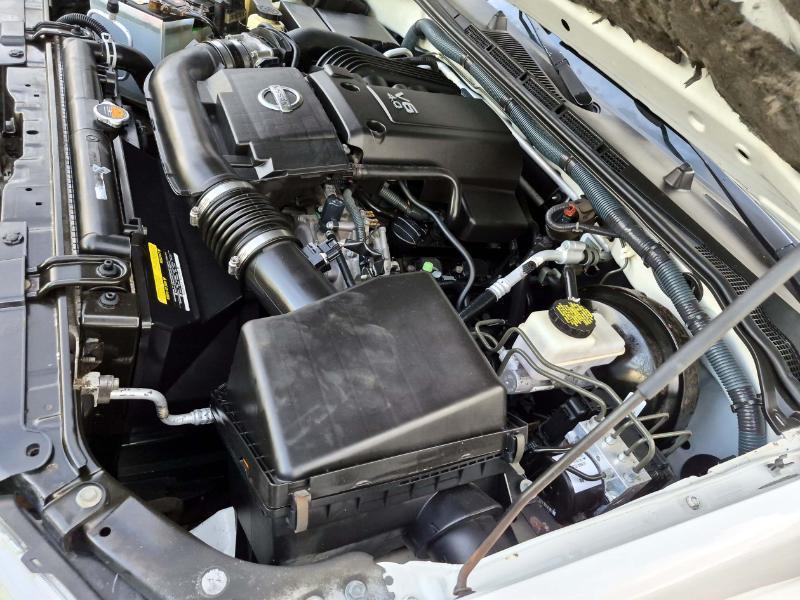 Nissan Pathfinder LE 4WD 2011