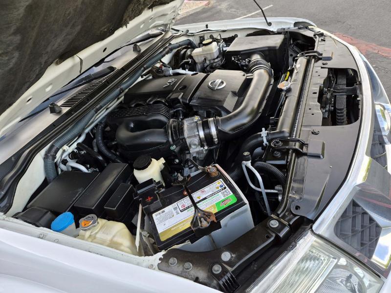 Nissan Pathfinder LE 4WD 2011