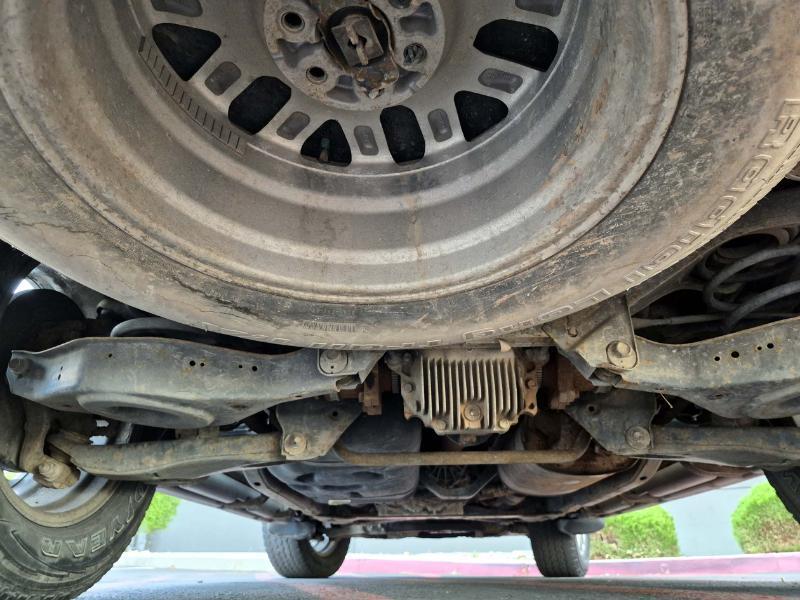Nissan Pathfinder LE 4WD 2011